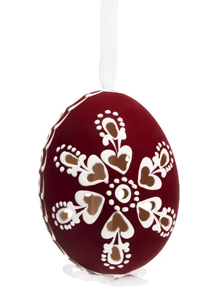 Víno Červené Visí Ručně Malované Velikonoční Vajíčko Bílém Pozadí — Stock fotografie