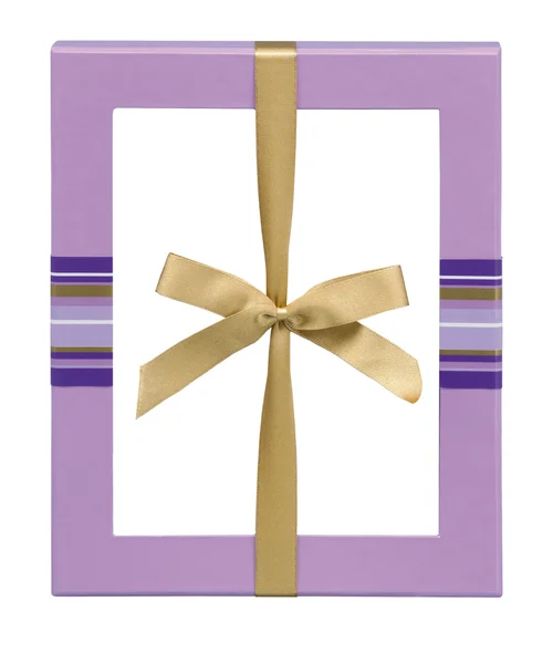 Caixa de presente com fita de cetim Arco isolado em um branco — Fotografia de Stock