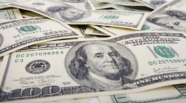 Antecedentes com dinheiro americano notas de cem dólares — Fotografia de Stock