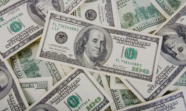 Achtergrond met scaned geld Amerikaanse honderd-dollarbiljetten — Stockfoto