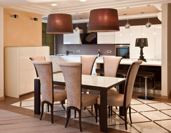 Modern kitchen in luxury mansion — Stock Photo, Image