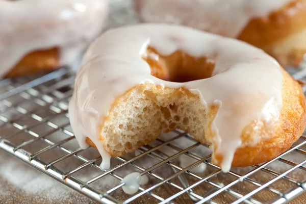 Doughnuts with fresh icing — Stock Photo, Image