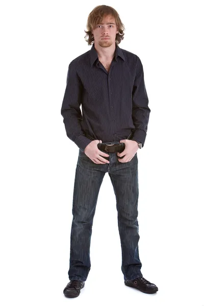 Neformální mladý muž, který stojí — Stock fotografie