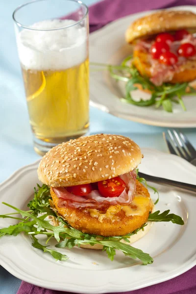 Burger and beer — Stock Photo, Image