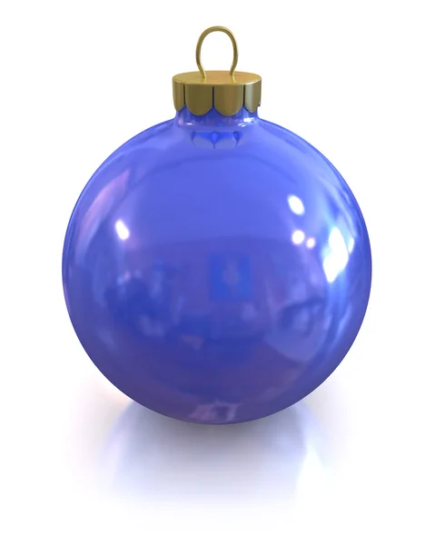 Bola de Natal azul brilhante e brilhante isolado — Fotografia de Stock