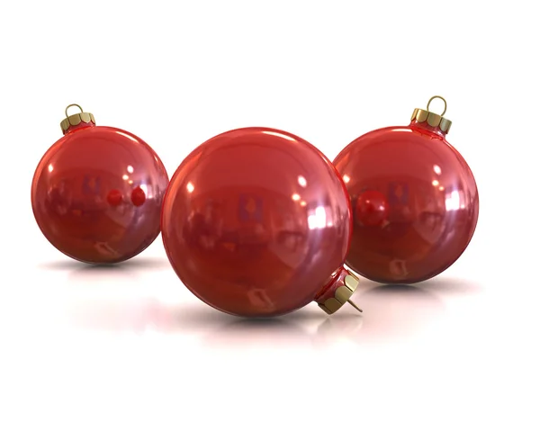 Несколько красных рождественских глянцевых и блестящих шаров изолированы — стоковое фото