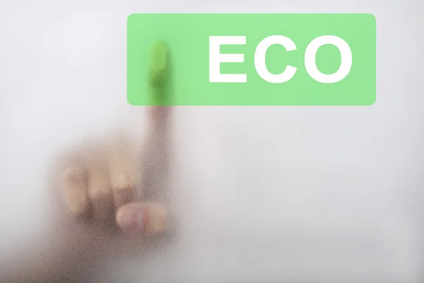 Ręka dotknij przycisku eco — Zdjęcie stockowe