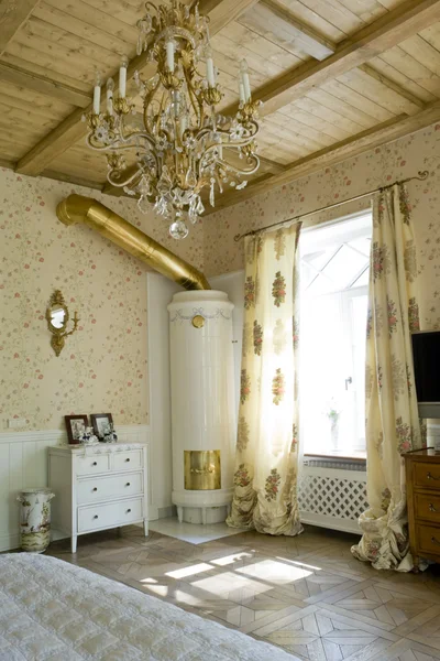 Частиною спальня з російських Купер піч — стокове фото