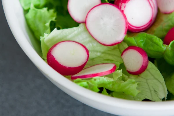 Cuenco de ensalada verde fresca —  Fotos de Stock
