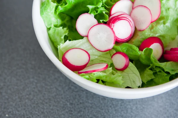 Bowl of fresh green salad — Stock Photo, Image