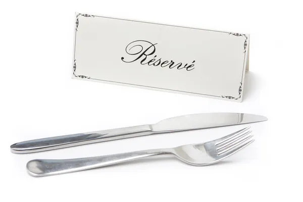 Vyhrazená značka s vidličkou a nožem — Stock fotografie