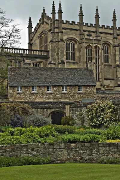 Uma antiga faculdade em Oxford . — Fotografia de Stock