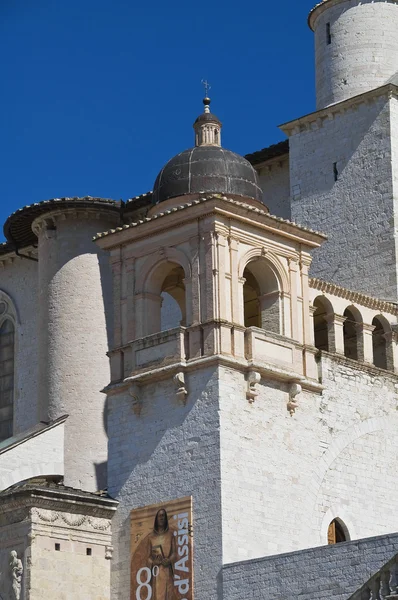 Aziz francesco belltower bazilika. Assisi. Umbria. — Stok fotoğraf