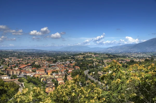 Spoleto panoramik manzaralı. Umbria. — Stok fotoğraf