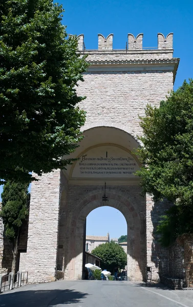 Porta nuova. Assisi. Umbrie. — Stock fotografie