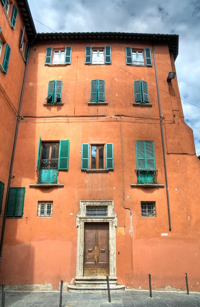 Zabytkowy pałac. Perugia. Umbria. — Zdjęcie stockowe