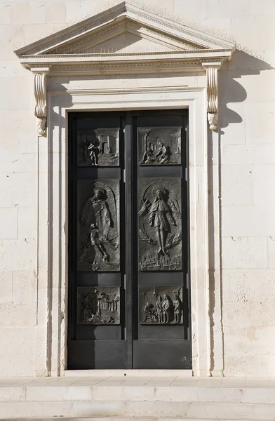 St. rocco portal kerk. Gioia del colle. Apulië. — Stockfoto