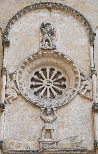 玫瑰的窗口 圣多米尼克教堂 马泰拉 巴西利卡塔 — 图库照片