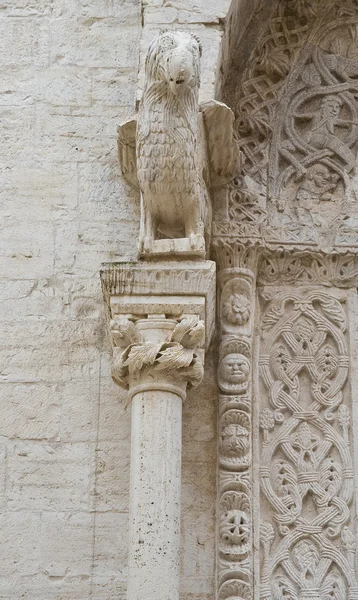 Marmurowy posąg. Katedra. Bisceglie. Apulia. — Zdjęcie stockowe