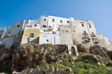 panoramik polignano bir kısrak. Apulia.