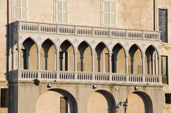 Pałac Martinelli. monopoli. Apulia. — Zdjęcie stockowe