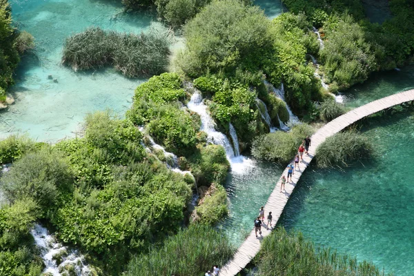 The Plitvice Lakes in the Plitvice Lakes municipality, in the mountainous r — Stock Photo, Image