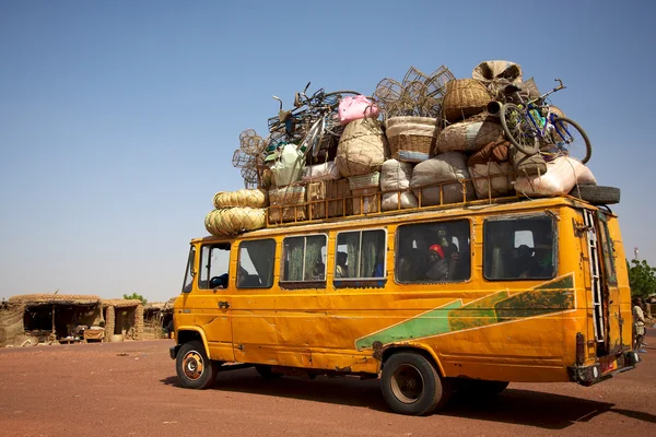 アフリカの最小バンをロード — ストック写真