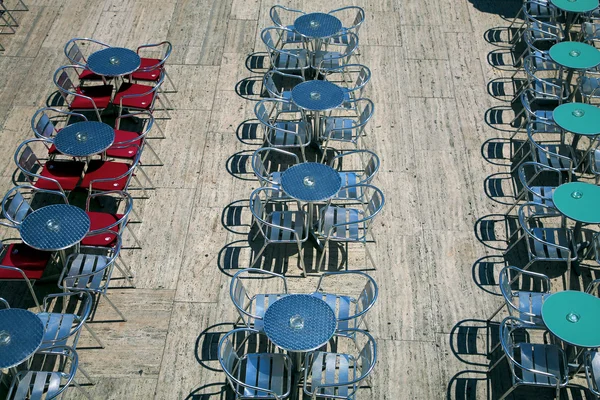 Terrace and empty tables — Stock Photo, Image
