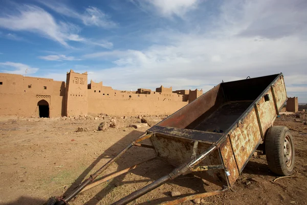 Antiga fortaleza no deserto de Marrocos — Fotografia de Stock