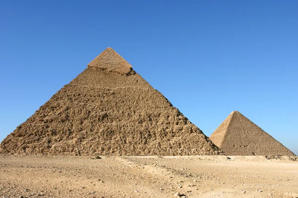 在开罗吉萨金字塔 — 图库照片