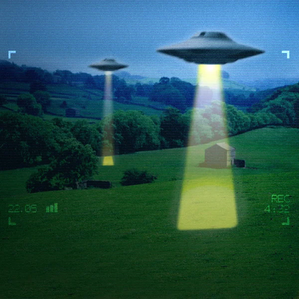 UFO in a meadow — Stock Photo, Image