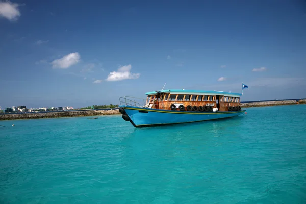 Navio nas Maldivas — Fotografia de Stock