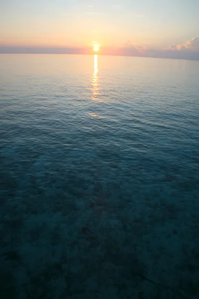 Hint Okyanusu üzerinde günbatımı — Stok fotoğraf