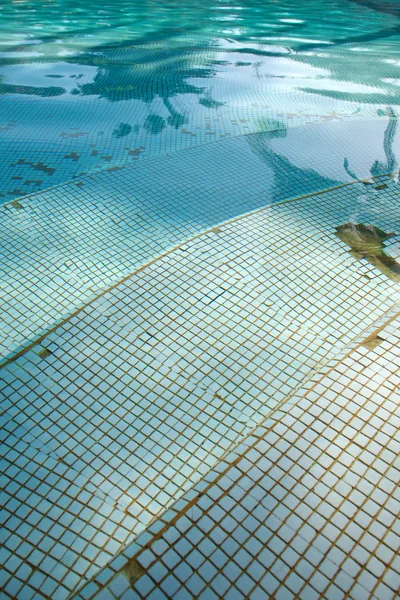 Antigua piscina —  Fotos de Stock
