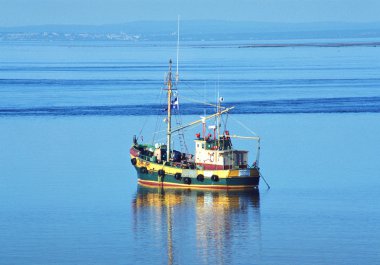 eski balıkçı teknesi