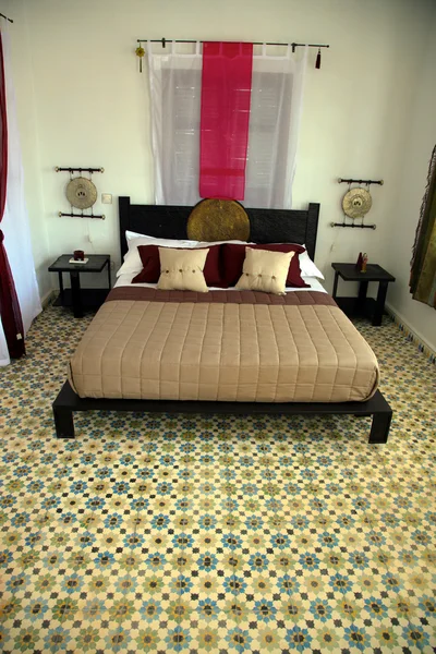 Mooie authentieke Arabische slaapkamer — Stockfoto