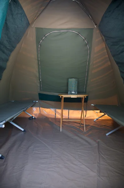 キャンプ場でテント — ストック写真