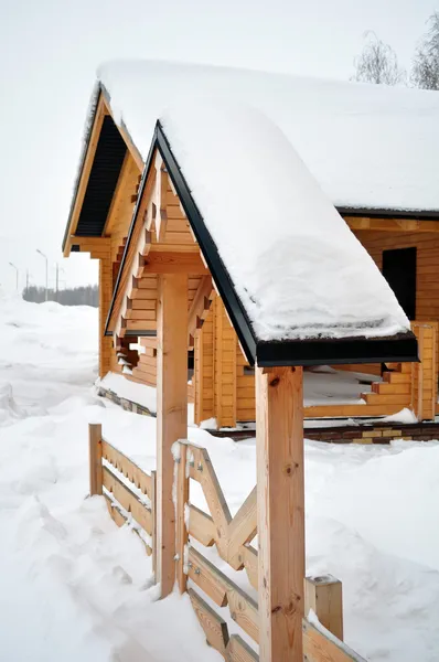 Пригород Входная Дверь Дом Зимняя Хижина Лыжное Шале Покрытое Снегом — стоковое фото