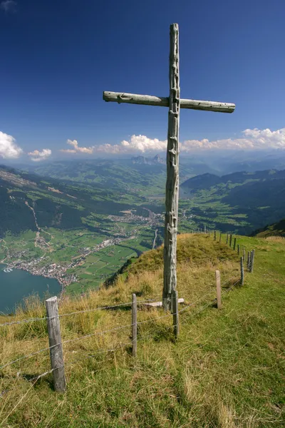 Een Houten Kruis Staande Bovenop Rigi Berg Zwitserland — Stockfoto