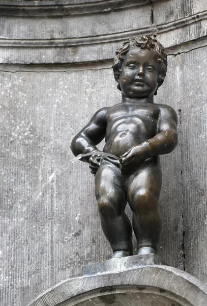 Пісяючий хлопчик в Брюсселі — стокове фото
