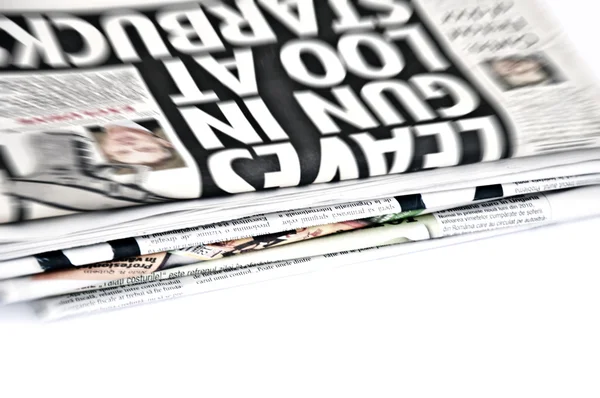 Vereinzelte Zeitungen — Stockfoto