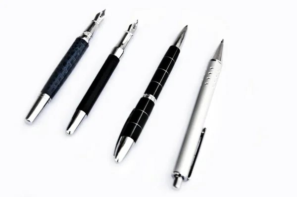 Długopisy na białym tle — Zdjęcie stockowe