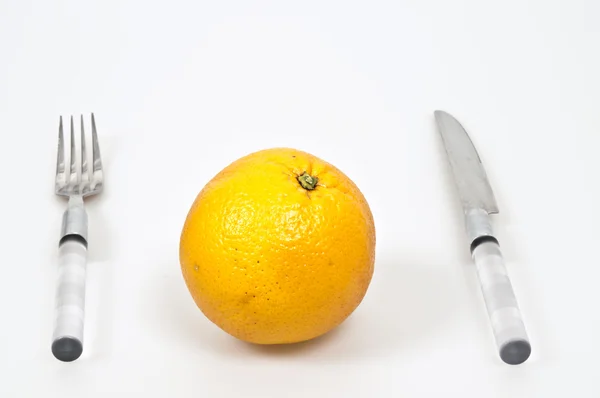 オレンジ色の果物を提供するためのテーブルの配置 — ストック写真
