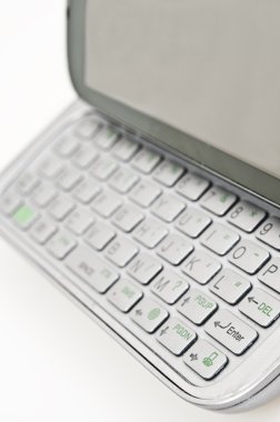 telefon beyaz arkaplanda izole edildi
