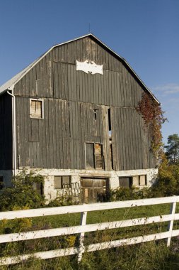 Wooden Barn clipart