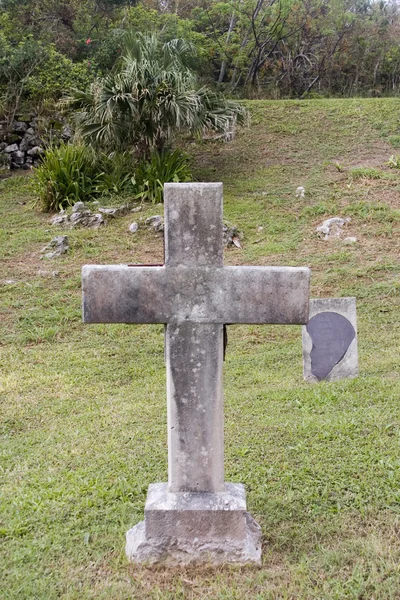Kříž na hřbitově — Stock fotografie
