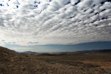 Montana'da ile bulutlu gökyüzü manzara