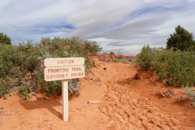 ilkel iz, arches national park, utah, ABD