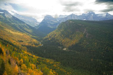 Glacier National Park: Going-to-the-sun road clipart