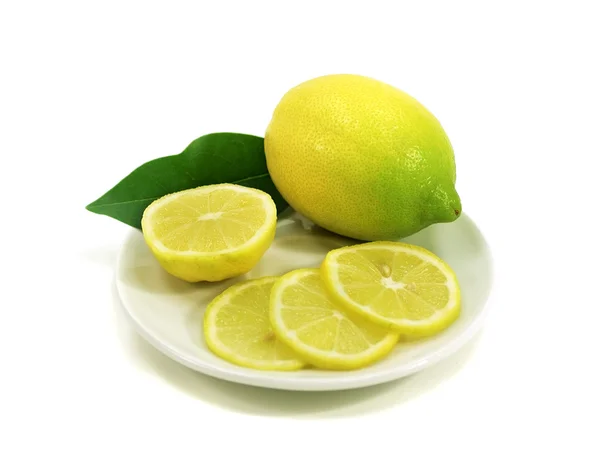 Limão com fatias de limão — Fotografia de Stock